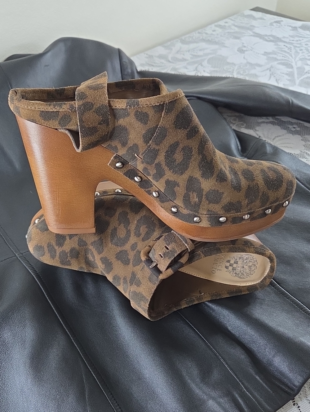 Vince Camuto 9.5 Leopard Print Suede Clog Mules in Brown Leather NWT
